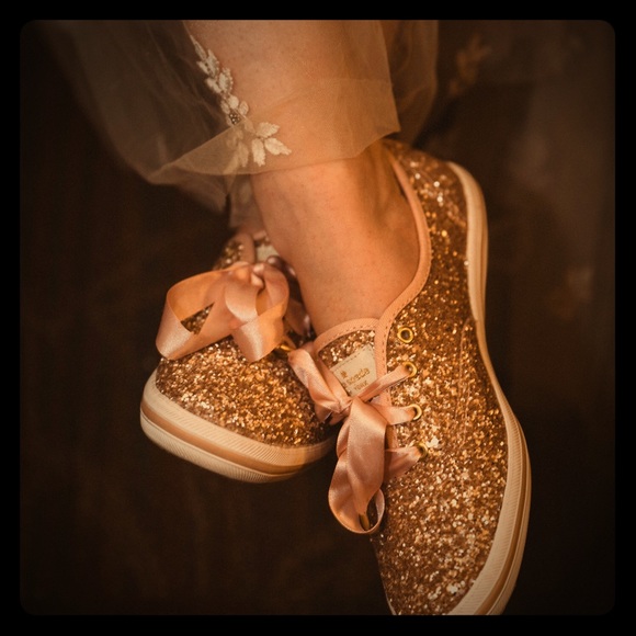 Meet your Posher, Stephanie - Picture 1 of 2